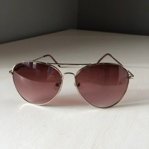 Rose Gold Aviator Sunglasses